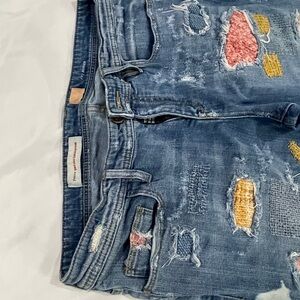 Anthropologie Pilcro Premium Hyphen Sweater Patch Jeans Size 31 Distressed